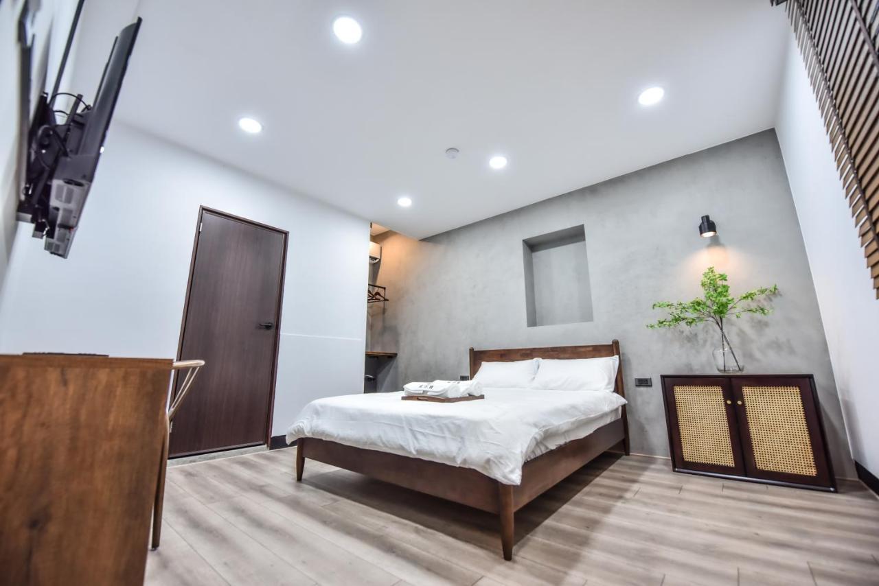 Eryang Homestay Tainan Exterior foto